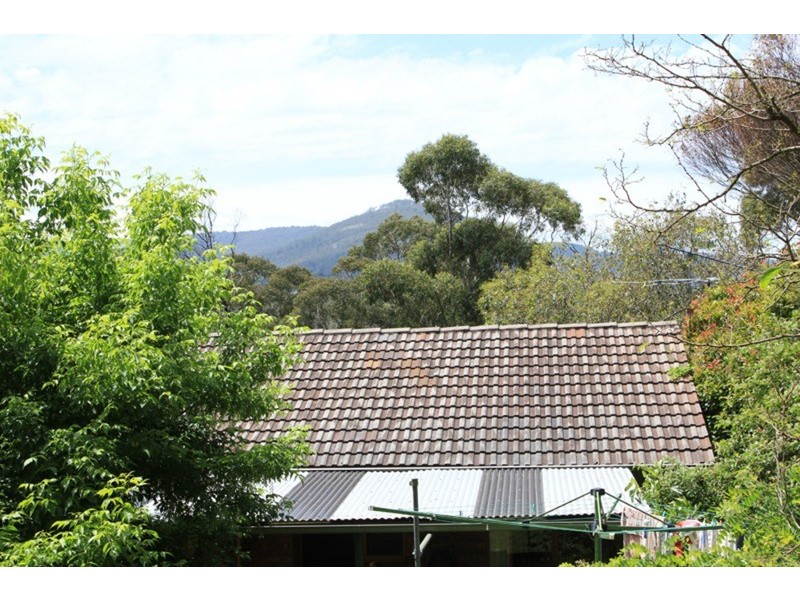 10 Brookes Crescent, Macedon VIC 3440