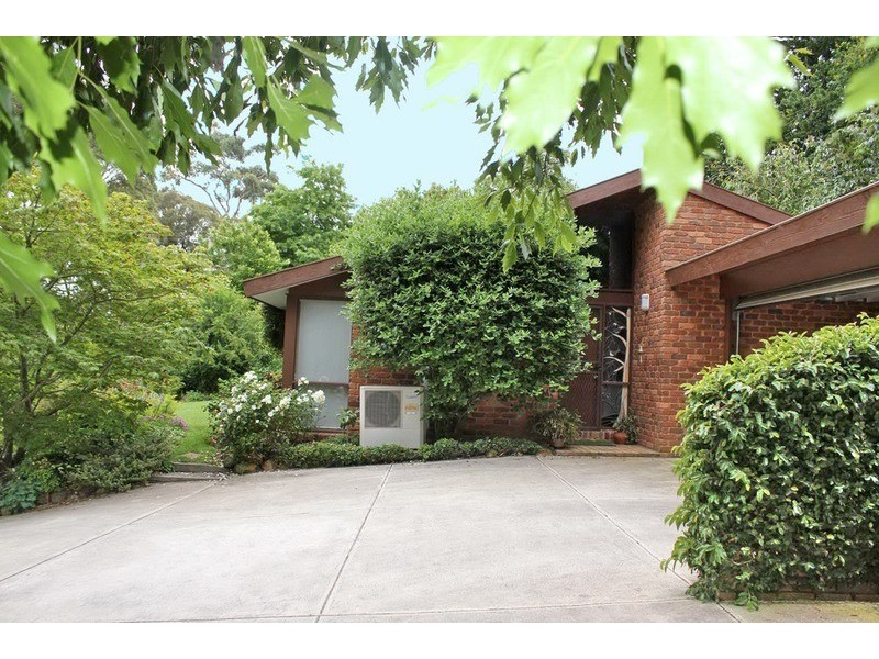 10 Cheniston  Road, Mount Macedon VIC 3441