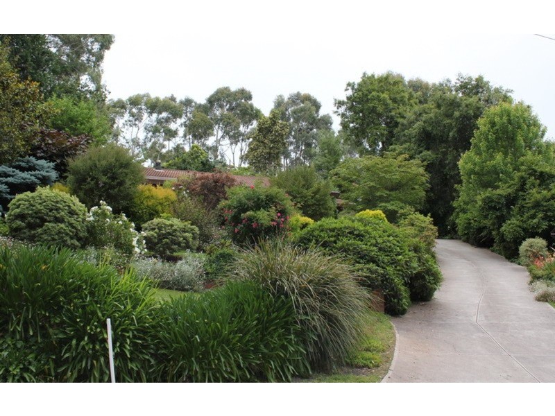 10 Cheniston  Road, Mount Macedon VIC 3441