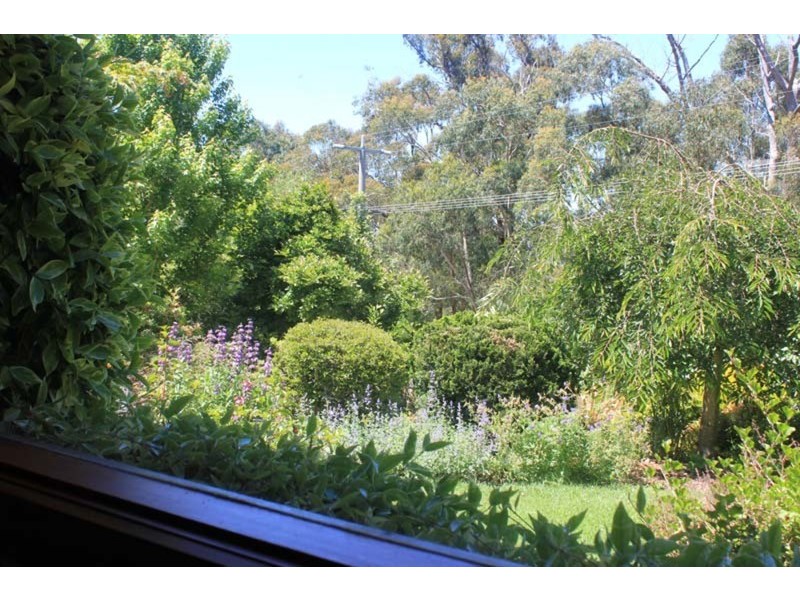 10 Cheniston  Road, Mount Macedon VIC 3441