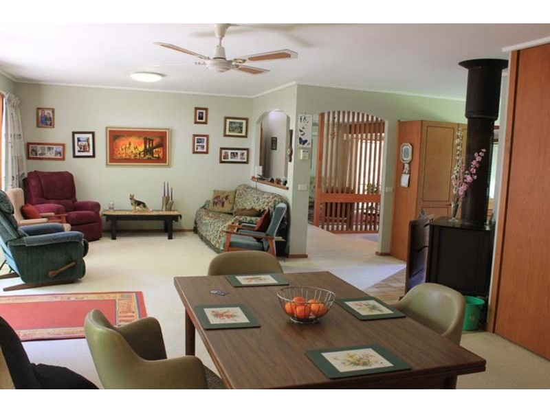 10 Cheniston  Road, Mount Macedon VIC 3441