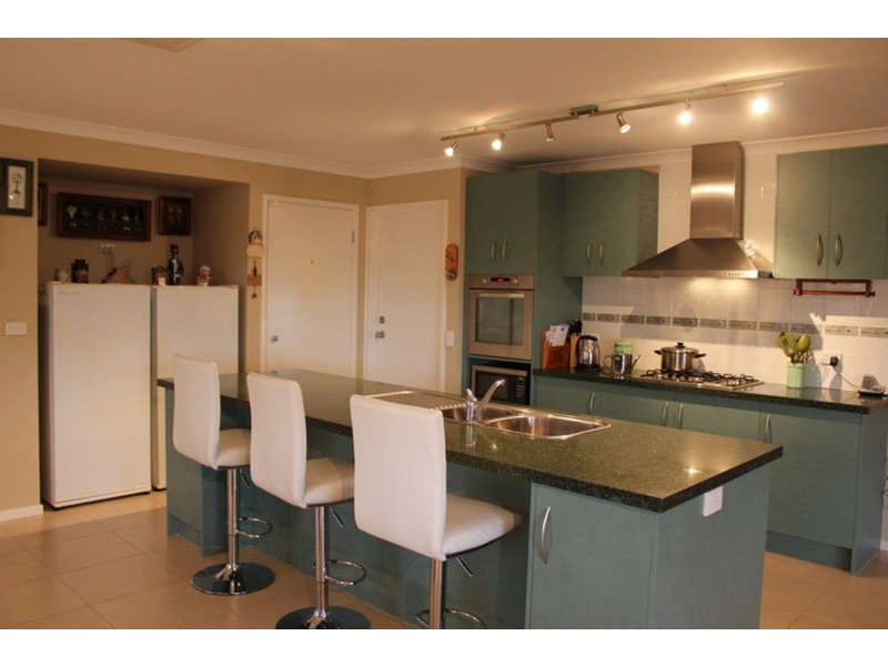 9 Finch Lane, Sunbury VIC 3429