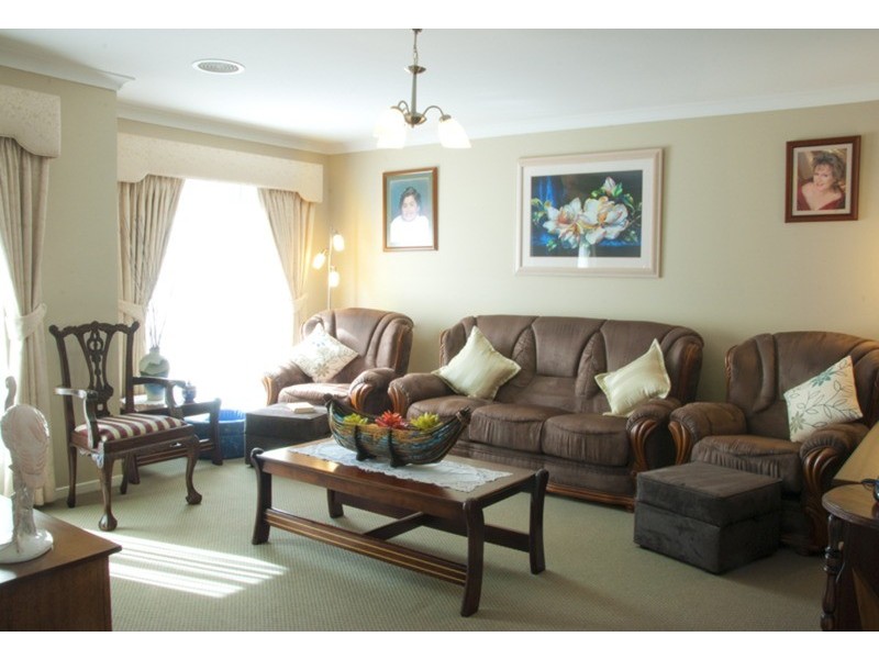 9 Finch Lane, Sunbury VIC 3429