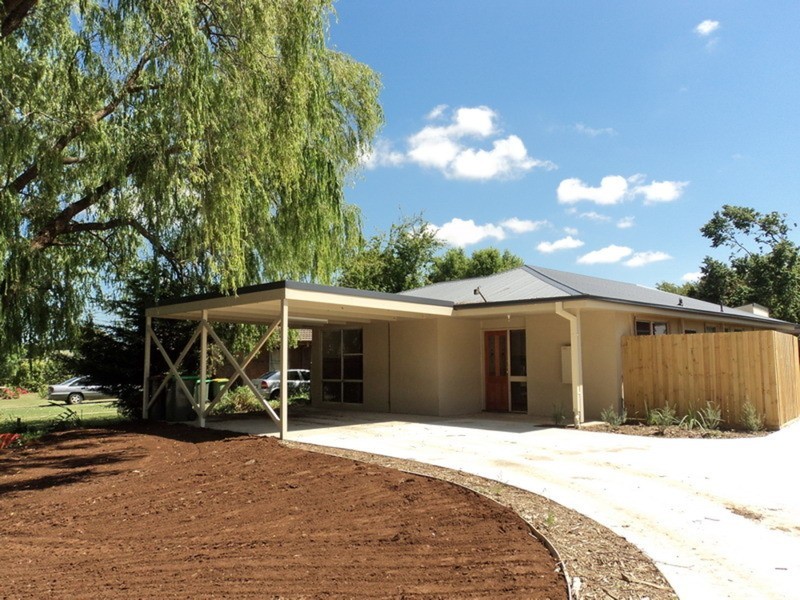 27 Anslow Street, Woodend VIC 3442