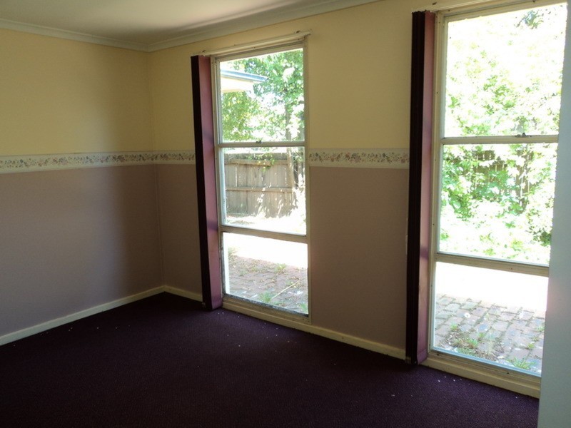27 Anslow Street, Woodend VIC 3442