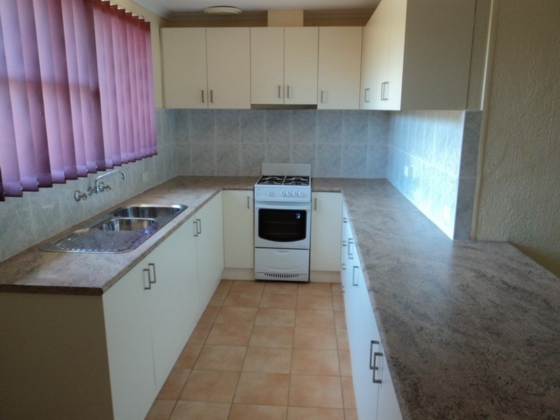 27 Anslow Street, Woodend VIC 3442
