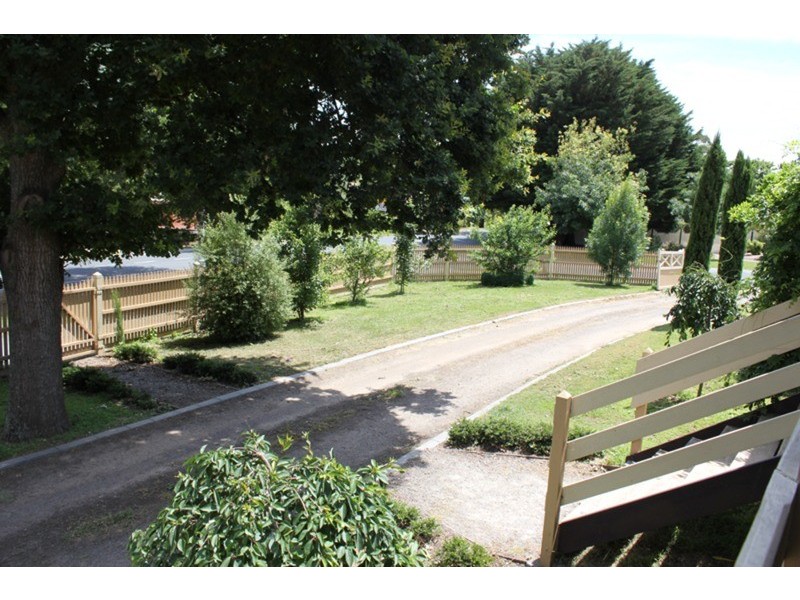 1 Chessy Park  Drive, New Gisborne VIC 3438