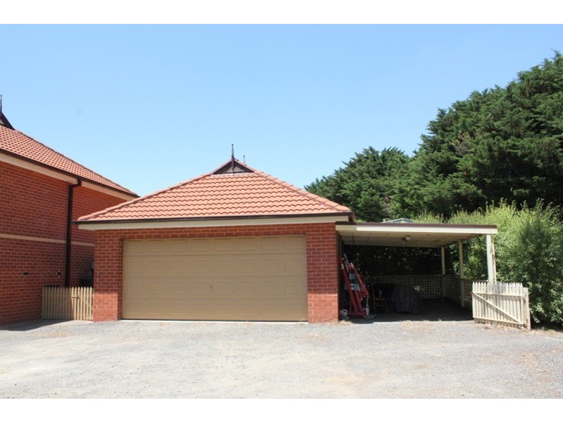 1 Chessy Park  Drive, New Gisborne VIC 3438