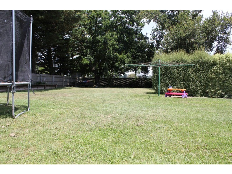 1 Chessy Park  Drive, New Gisborne VIC 3438