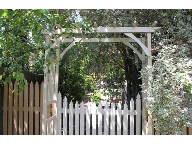 1 Chessy Park  Drive, New Gisborne VIC 3438