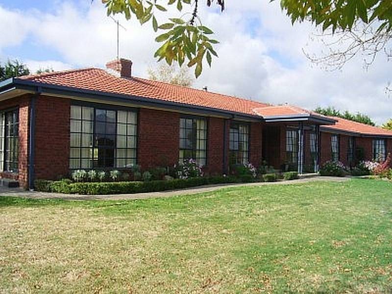 279 Melton  Road, Gisborne VIC 3437