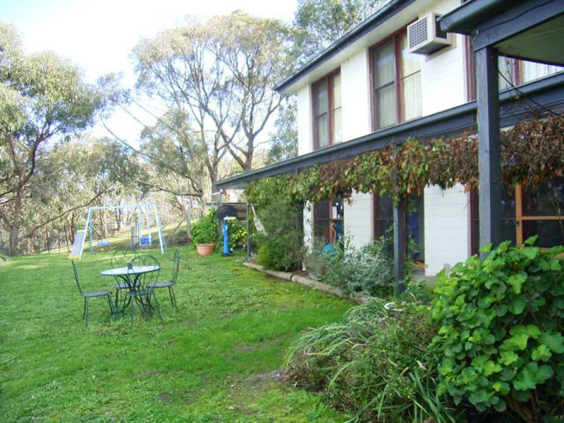 25 Cooraminta Crescent, New Gisborne VIC 3438