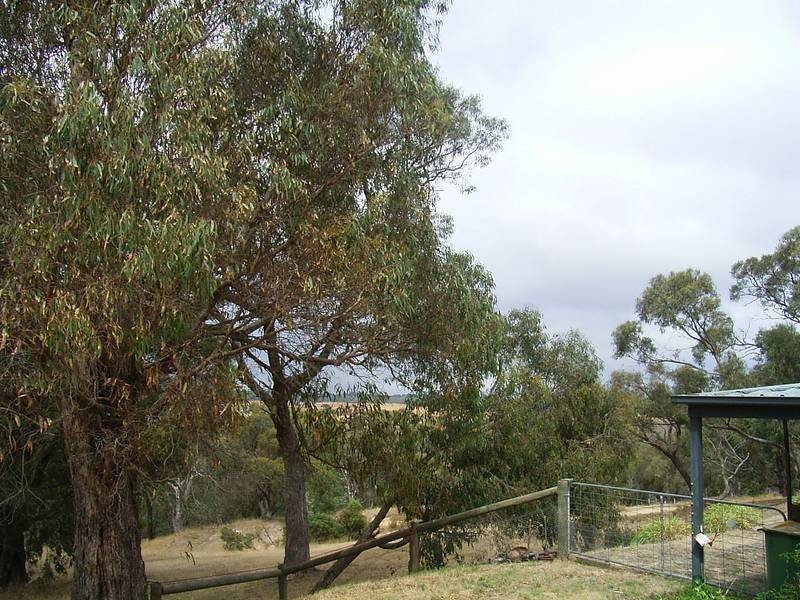 25 Cooraminta Crescent, New Gisborne VIC 3438