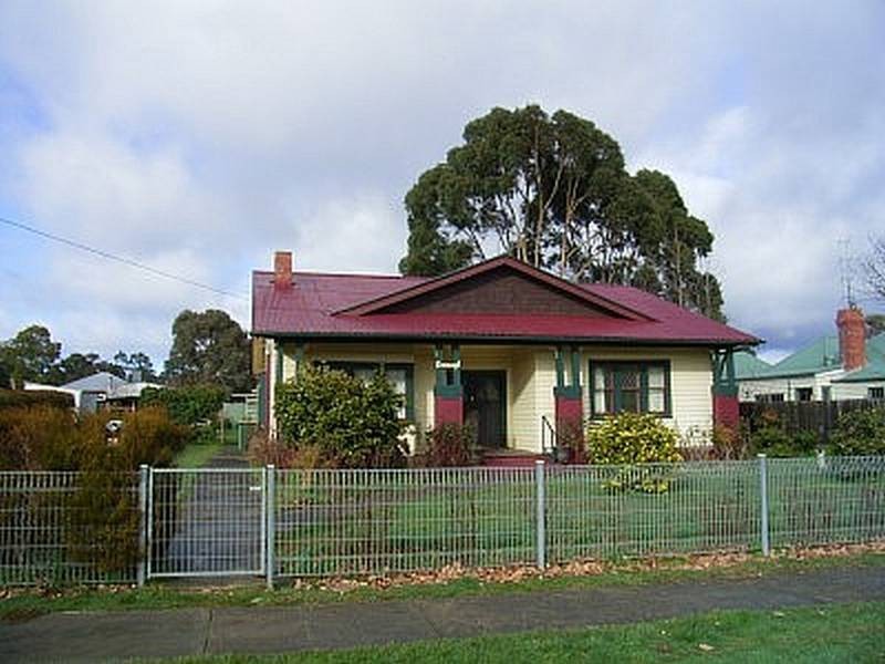 36 Anslow Street, Woodend VIC 3442