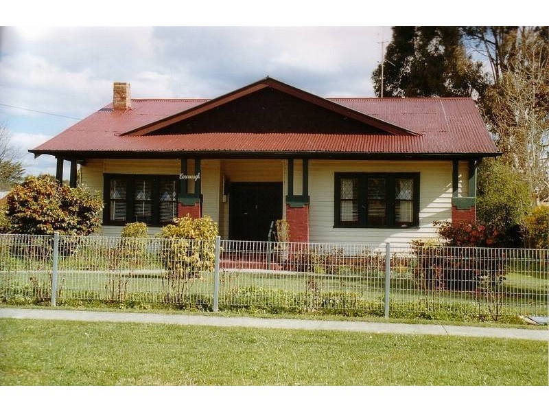 36 Anslow Street, Woodend VIC 3442