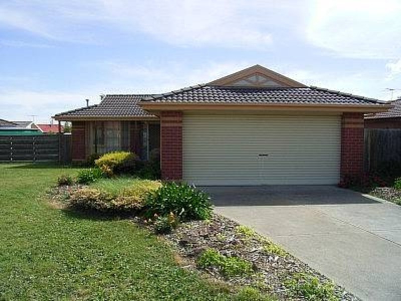 18 Sunnypark Close, Gisborne VIC 3437