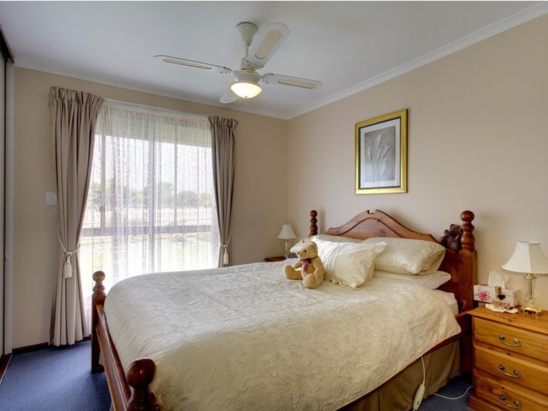 22 Bowering Hill Road, Port Willunga SA 5173
