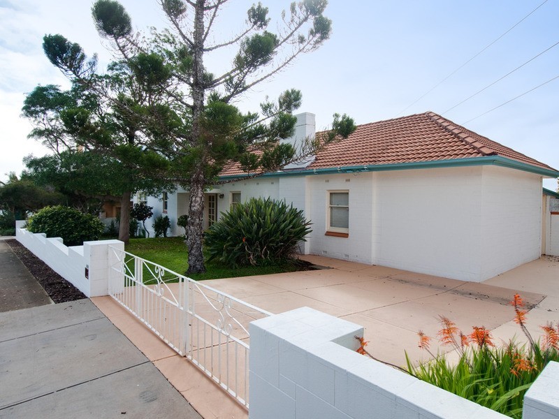 16 Seaview Avenue, Kingston Park SA 5049