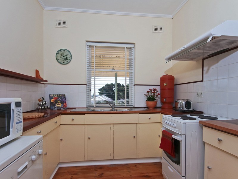 16 Seaview Avenue, Kingston Park SA 5049