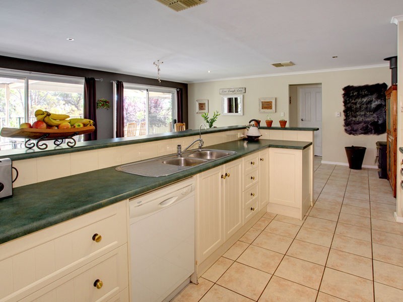 1 Pearn Court, Mclaren Vale SA 5171