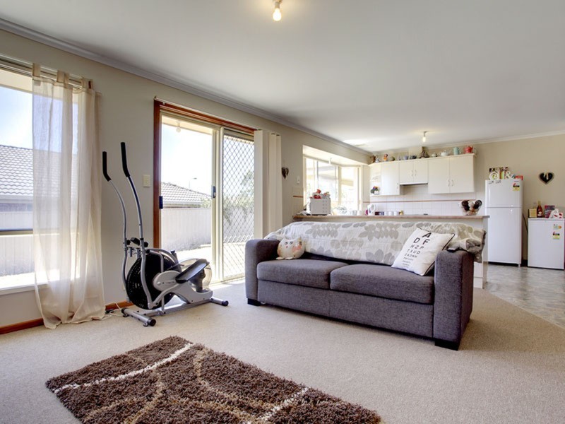 6 Decaux Place, Mount Compass SA 5210