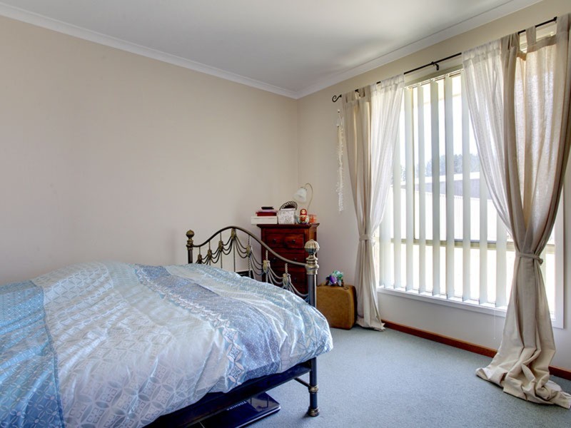 6 Decaux Place, Mount Compass SA 5210