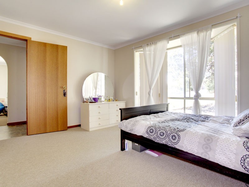 6 Decaux Place, Mount Compass SA 5210