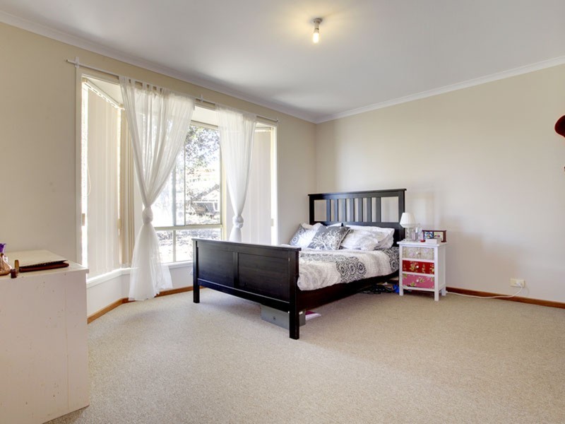 6 Decaux Place, Mount Compass SA 5210
