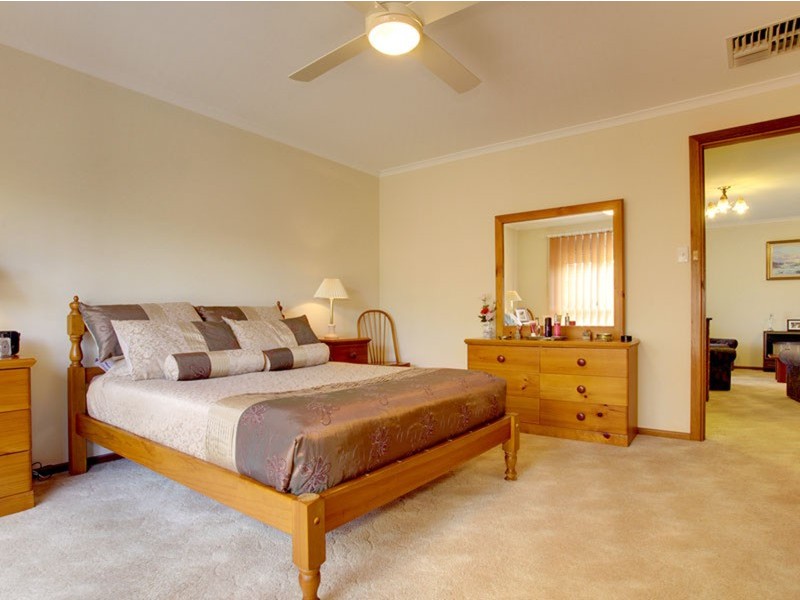 17 Babbacombe Drive, Moana SA 5169