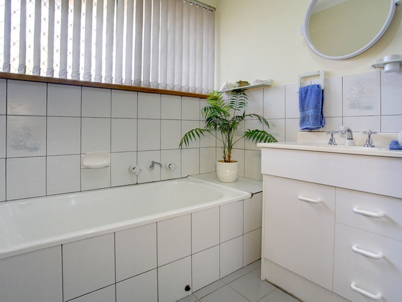 17 Babbacombe Drive, Moana SA 5169