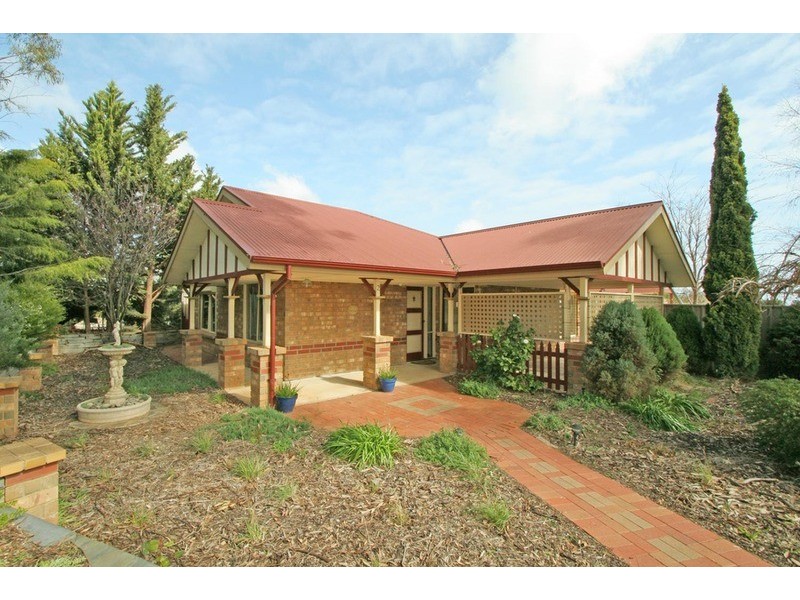 2 Kernick Avenue, Willunga SA 5172