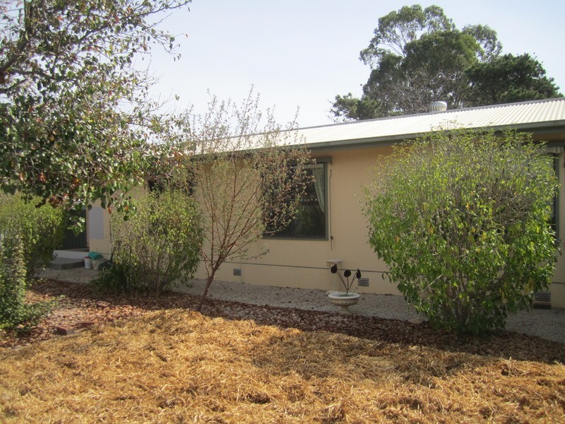9  Valiant Road, Port Willunga SA 5173
