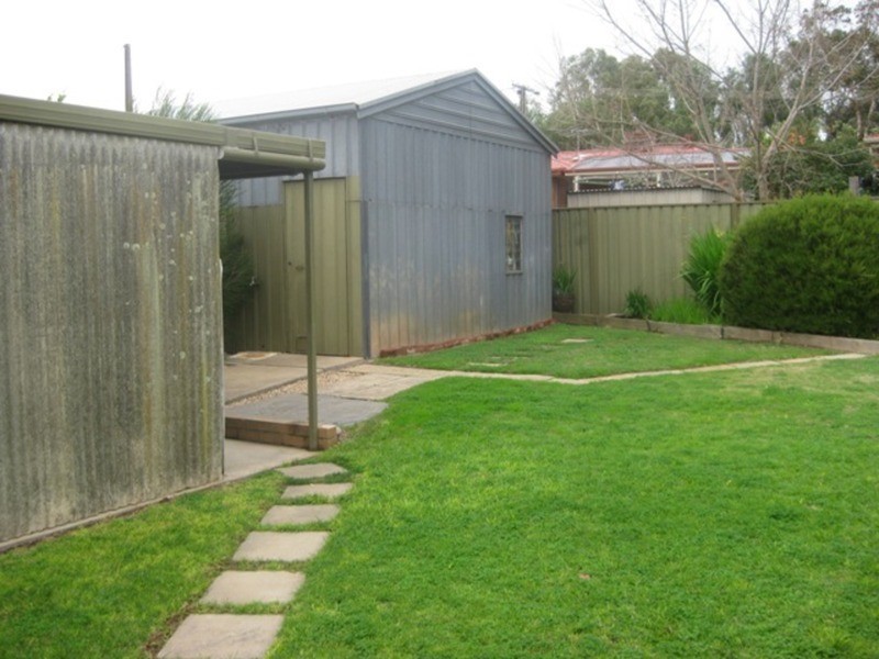 25 Chapman  Avenue, Mclaren Vale SA 5171