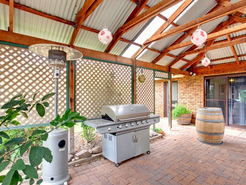 2 Valleyview  Drive, Mclaren Vale SA 5171