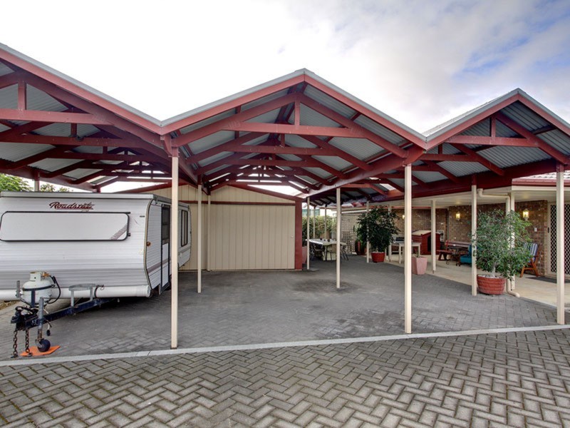 22 Bowering Hill Road, Port Willunga SA 5173