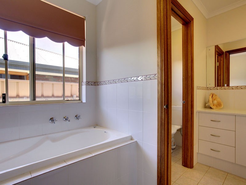 30 Aubrey Drive, Willunga SA 5172