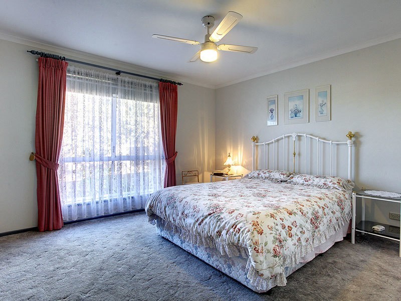 24 Kerrin  Avenue, Morphett Vale SA 5162