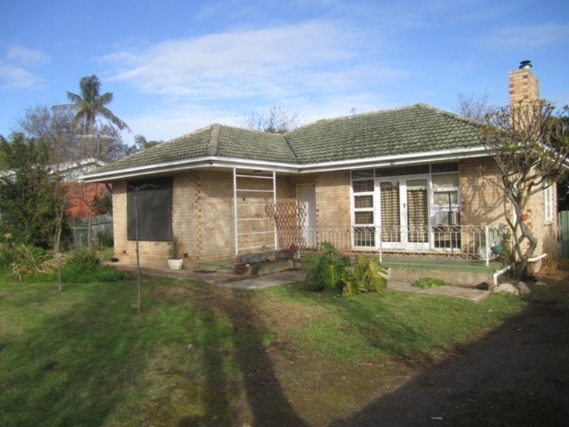 11 Main Road, Willunga SA 5172