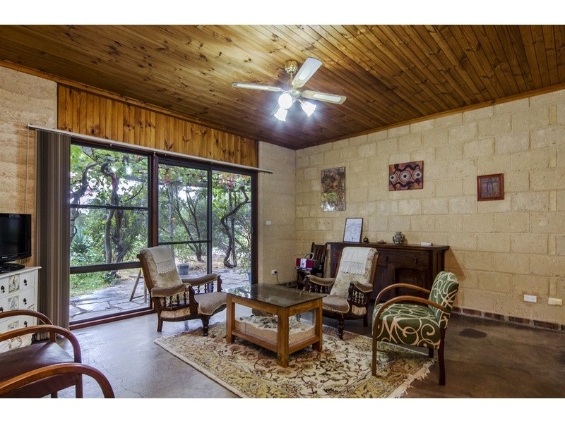 1 KOOKABURRA Court, Willunga SA 5172