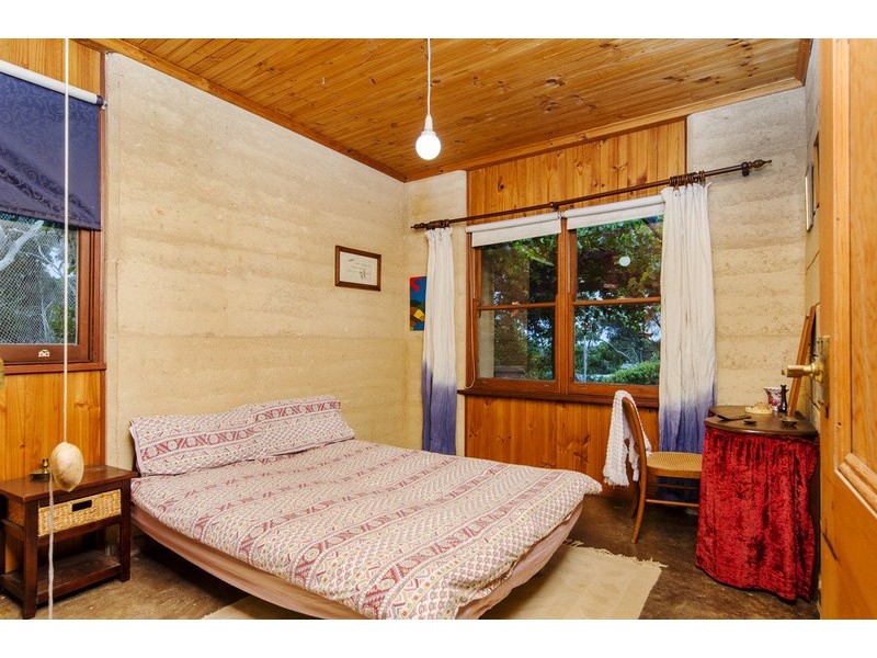1 KOOKABURRA Court, Willunga SA 5172