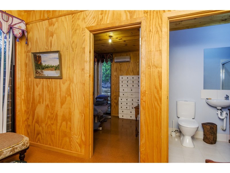 1 KOOKABURRA Court, Willunga SA 5172