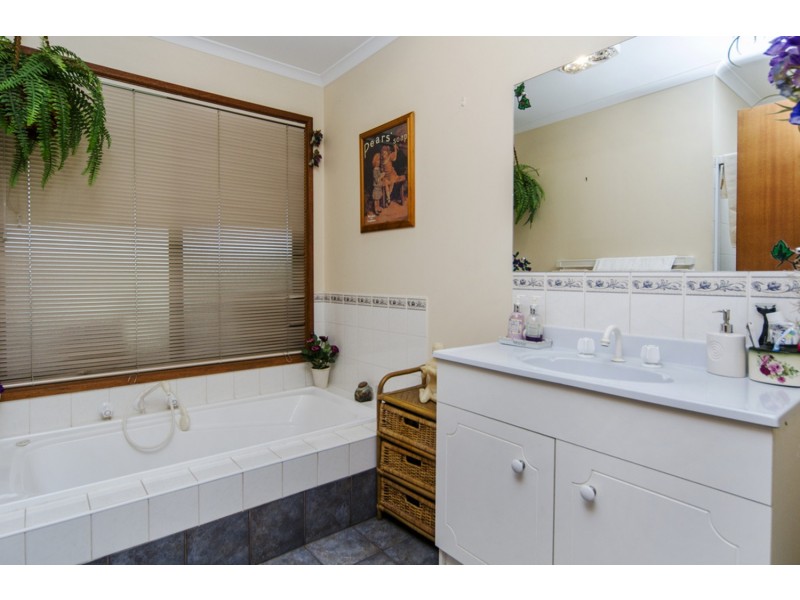 136 Through Road, Mount Compass SA 5210