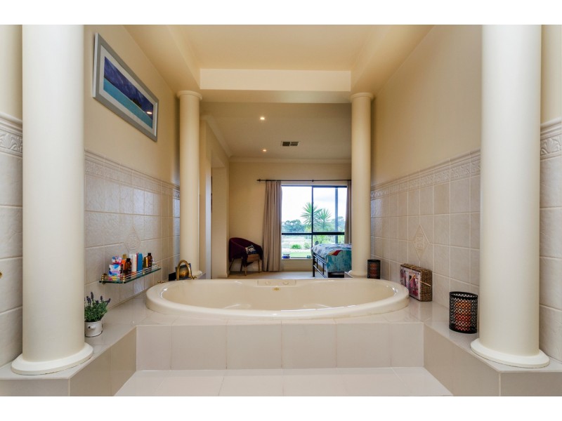 38 George Francis Drive, Mount Compass SA 5210