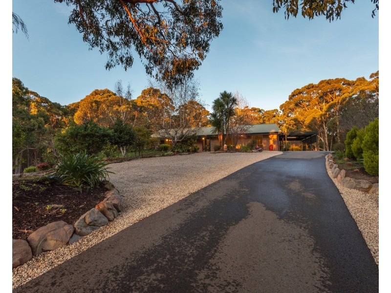 19 Nioka Drive, Ironbank SA 5153