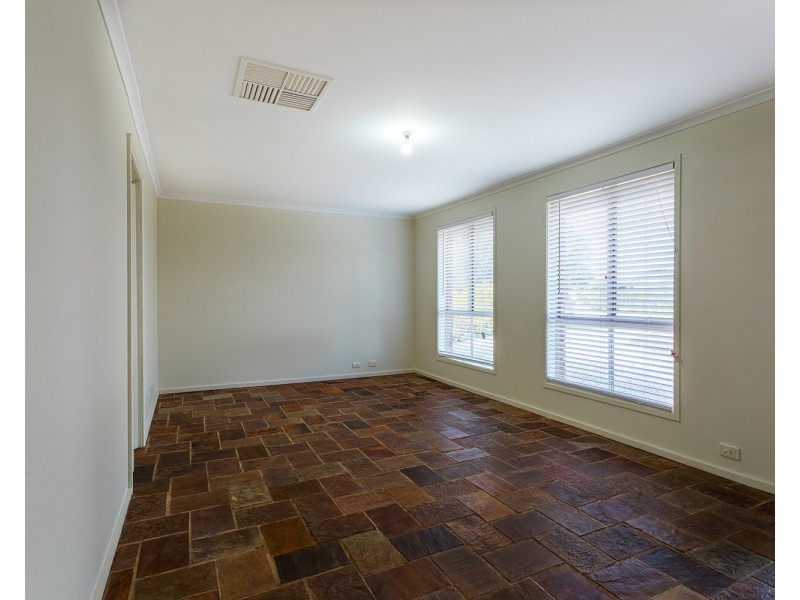 10 Greenlees Parade, Aldinga Beach SA 5173