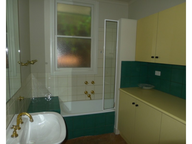 212 Moreland Road, Brunswick VIC 3056