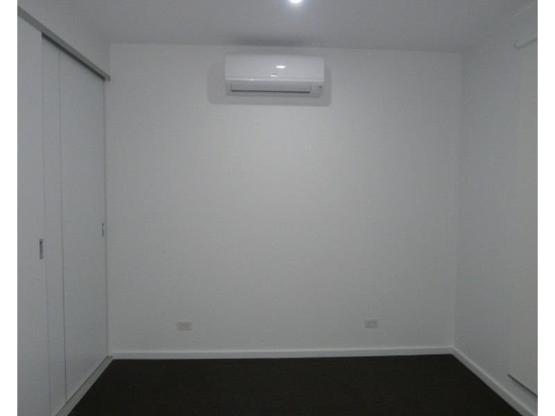 2/32 Risdon Drive, Notting Hill VIC 3168