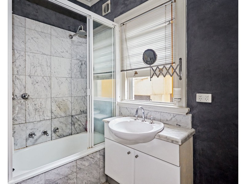 3/189 Park Drive, Parkville VIC 3052