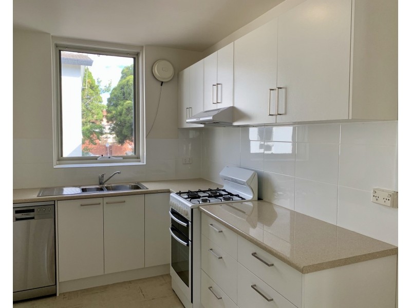 8/678 Lygon Street, Carlton North VIC 3054