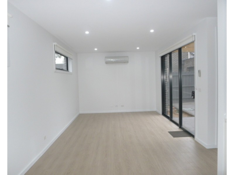 2/32 Risdon Drive, Notting Hill VIC 3168